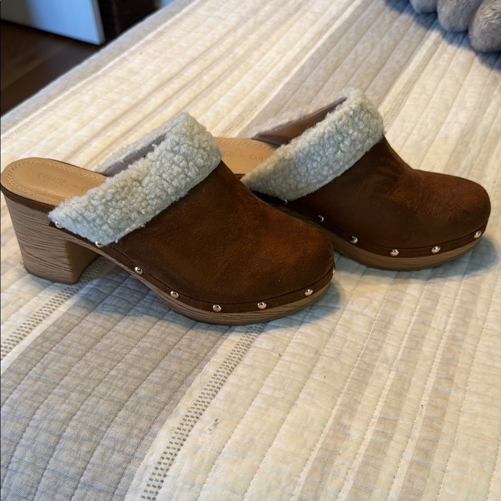 Brown Shearling-Lined Clogs